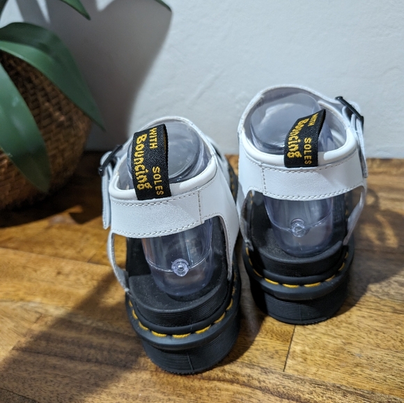 Dr Martens Blaire Quad White Hydro Leather Sandals Woman’s Size 8 - Picture 2 of 7